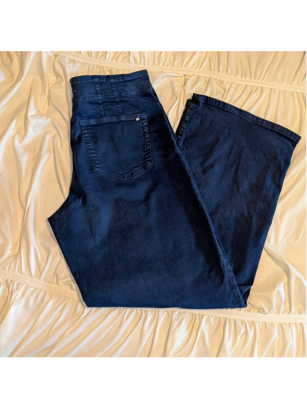 Mica Denim High Rise Wide Leg Jeans Dark Wash Stretch Size 31 Cropped Flare